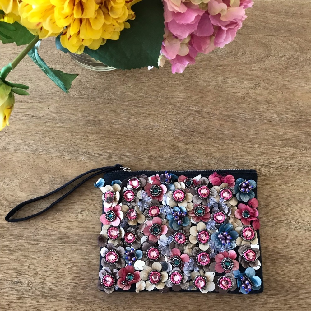 Wristlet or makeup bag